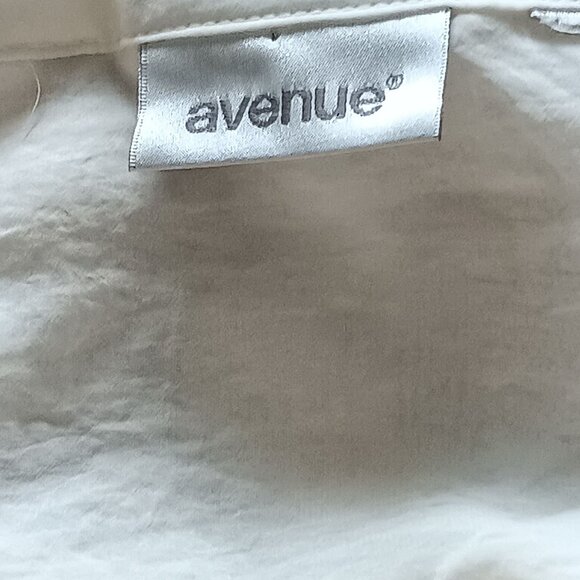 Plus Size Avenue White Button-Down Sheer Tunic Top 30/32 - Picture 5 of 6